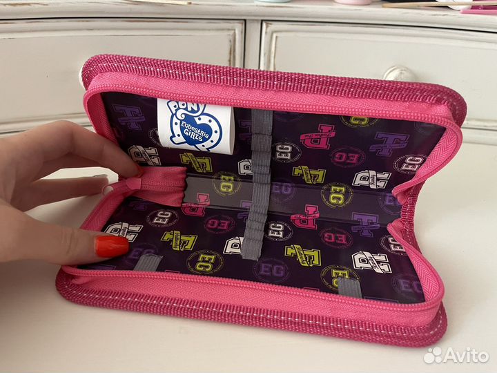 Пеналы и акварель