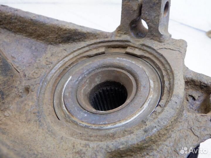 Кулак поворотный передний правый Citroen Berlingo