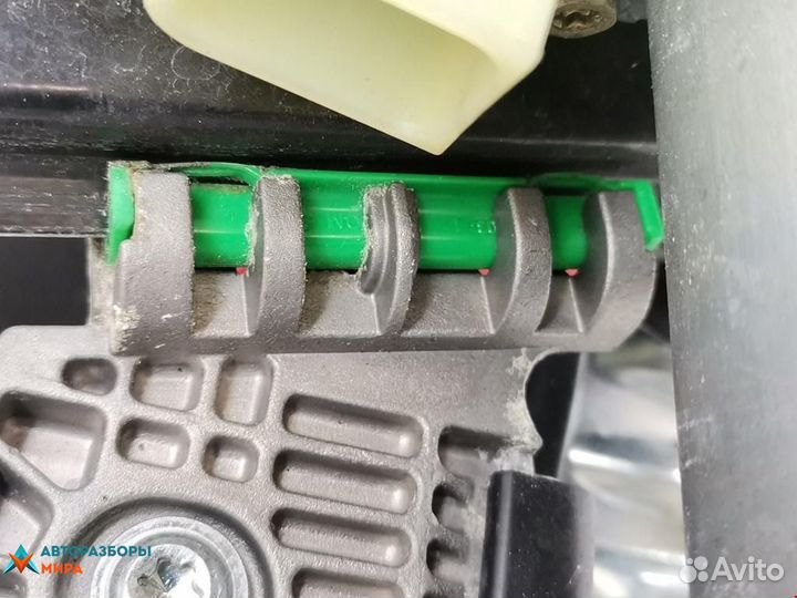 Стеклоподъемник передний левый Mercedes-Benz