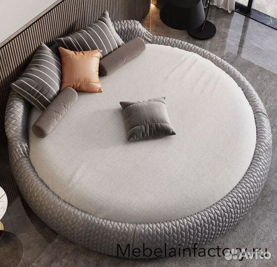 Круглая дизайнерская кровать