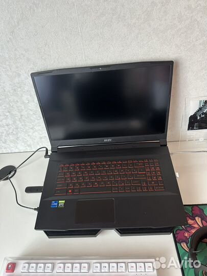 Ноутбук MSI katana gf76