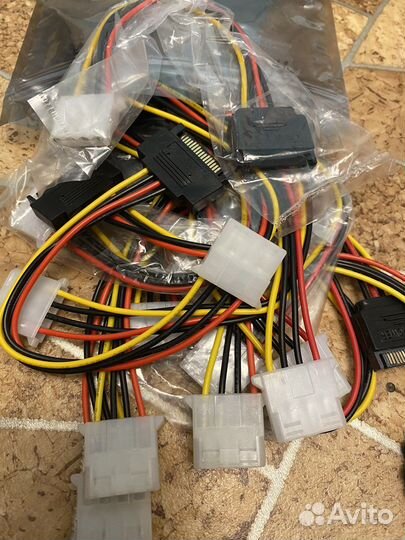 Molex на SATA