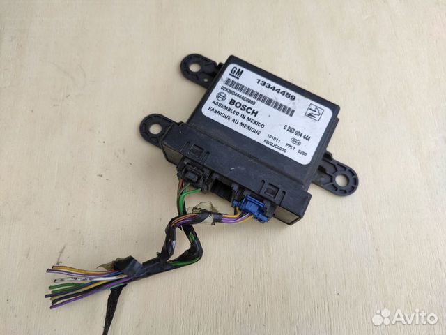 Блок парктроника на Opel Astra J