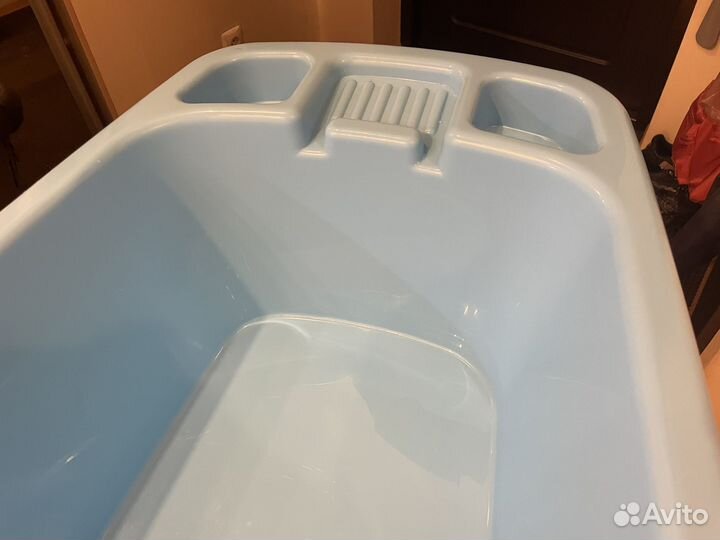 Ванночка для купания новорожденного с подставкой
