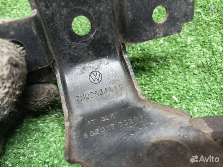 Кронштейн глушителя VW Sharan 2010