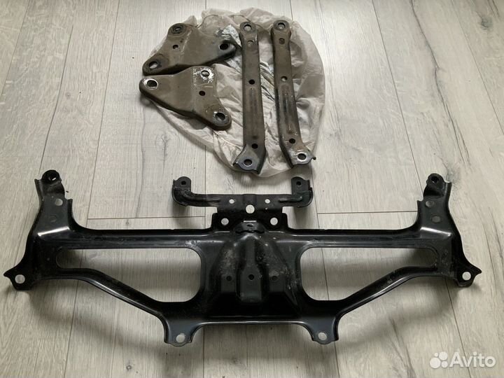 Усилитель переднего подрамника STi Subaru