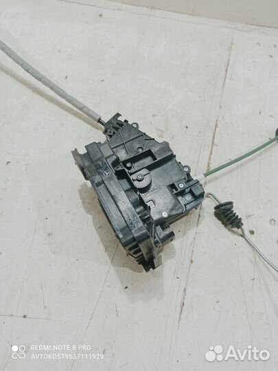 Замок двери задний левый Mercedes-Benz