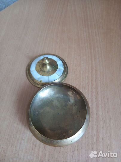 Шкатулка бронза, латунь, натуральный перламутр