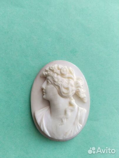 Камея на раковине