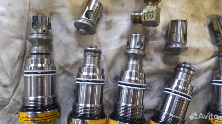 Гидрораспределитель основной Komatsu PC400-7