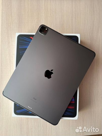 Apple iPad Pro 12.9-inch (5th Generation) Wi-Fi +