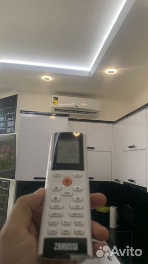 Кондиционер (сплит-система) Zanussi Perfecto 09