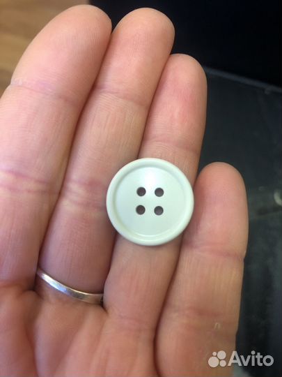 Пуговица белая, р-р 20 мм