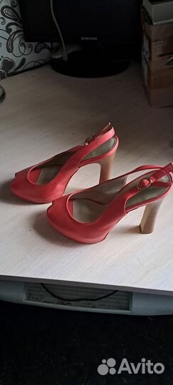 Туфли с открытым носом