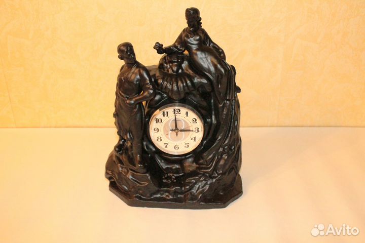 Часы молния Хозяйка медной горы.настольные СССР