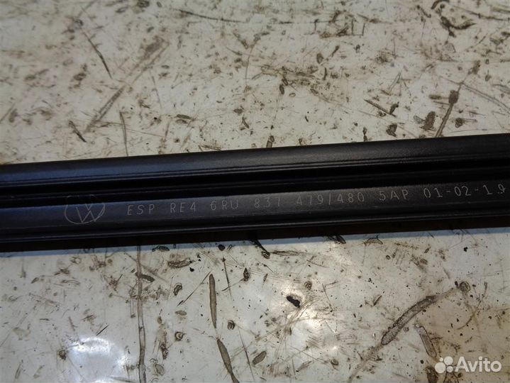 Уплотнитель стекла VW Polo Sedan