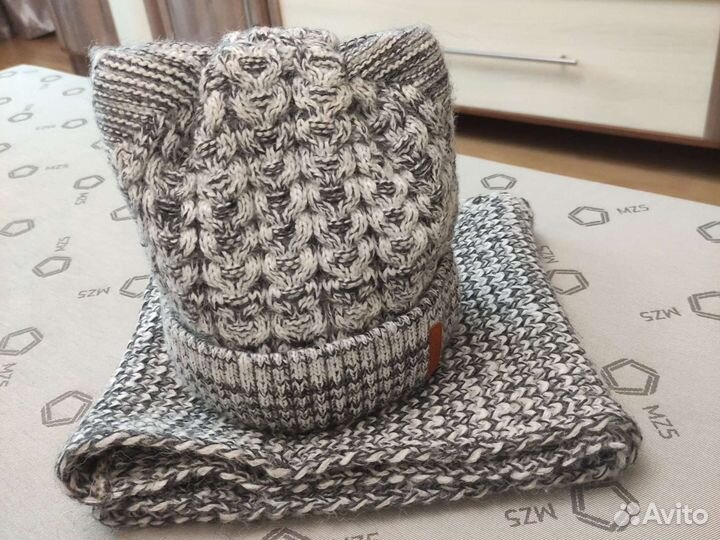 Комплект шапка и снуд