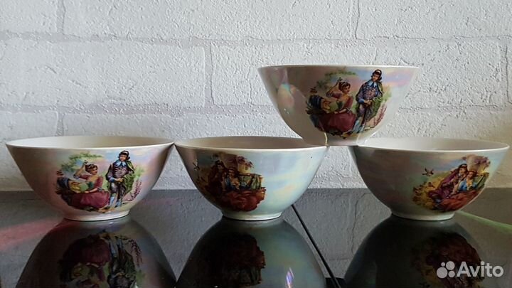 Большая кружка, пиалы с галантной сценой