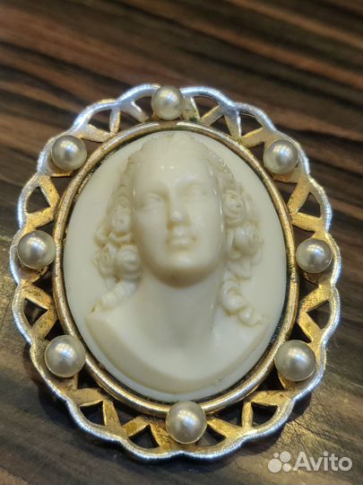 Брошь камея антикварная