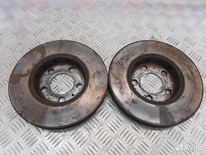 Диск тормозной передний Volkswagen Golf 3 2000