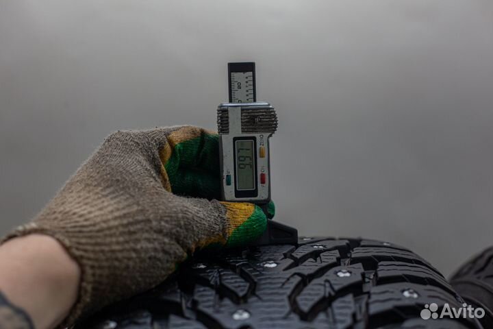 Nokian Tyres Hakkapeliitta 9 SUV 225/60 R17 99T