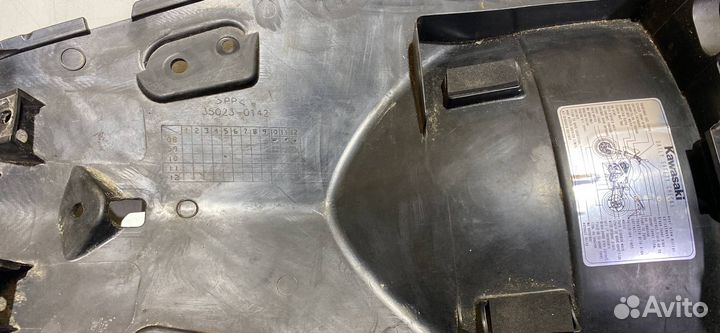 Пластик подрамника Kawasaki ER-6 2009