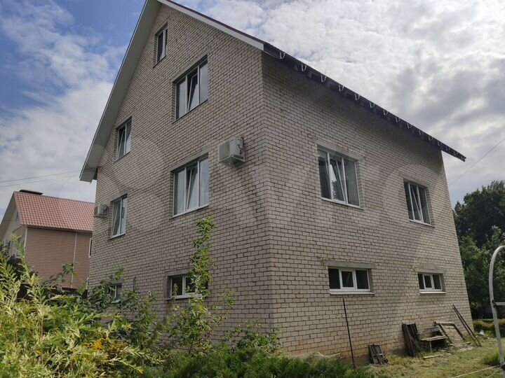 Дом 200 м² на участке 10,4 сот.