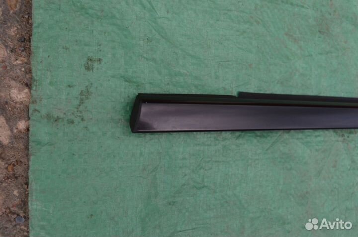 Задний левый молдинг двери Mercedes W203