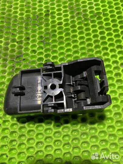 Ручка двери внутренняя левая Nissan Bluebird