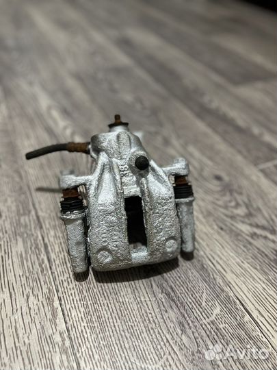 Суппорт задний правый Audi A4 b5 Quattro