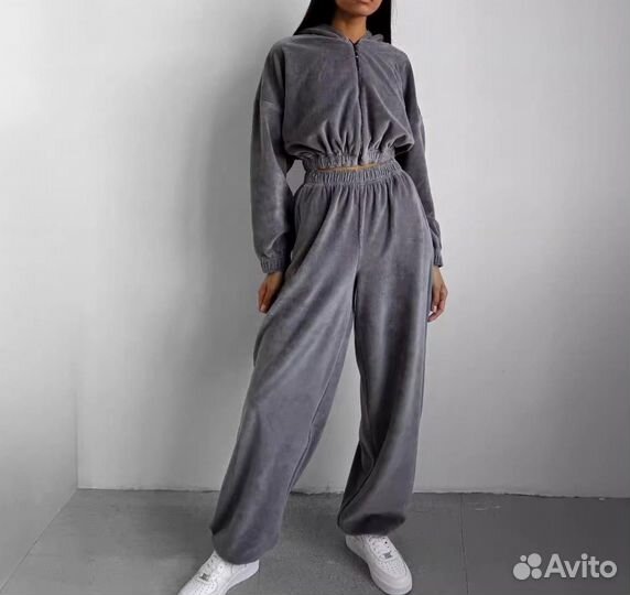 Костюм новый s,m