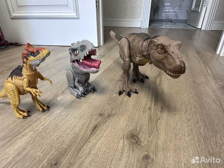 Динозавры игрушки