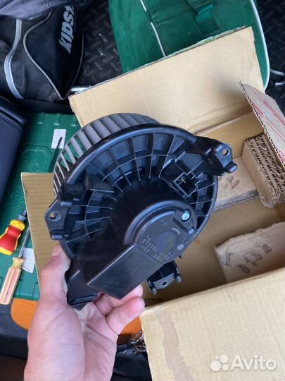 Вентилятор отопителя toyota corolla 150