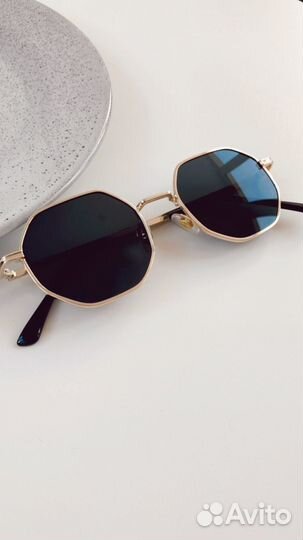 Солнцезащитные очки как в Stradivarius