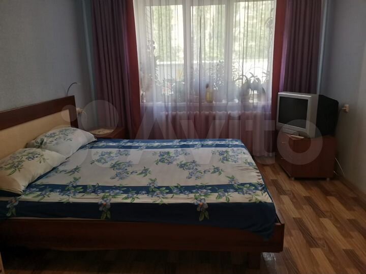 2-к. квартира, 57 м², 1/9 эт.