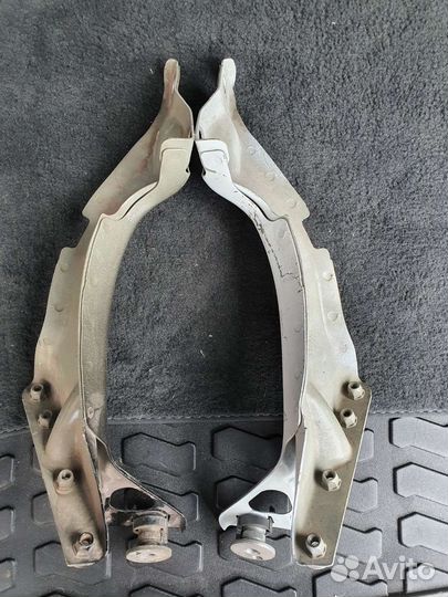 Audi a6 c7 кронштейны крепления передних крыльев