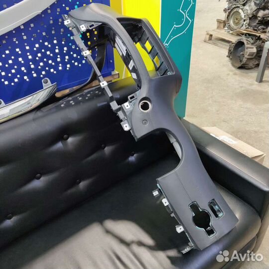 Нижняя часть торпеды с Аирбаг на Мерседес W221