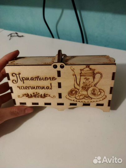 Деревянная шкатулка