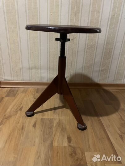 Стул для пианино