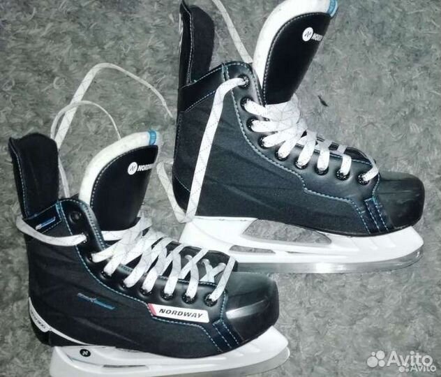 Коньки хоккейные, размер 40