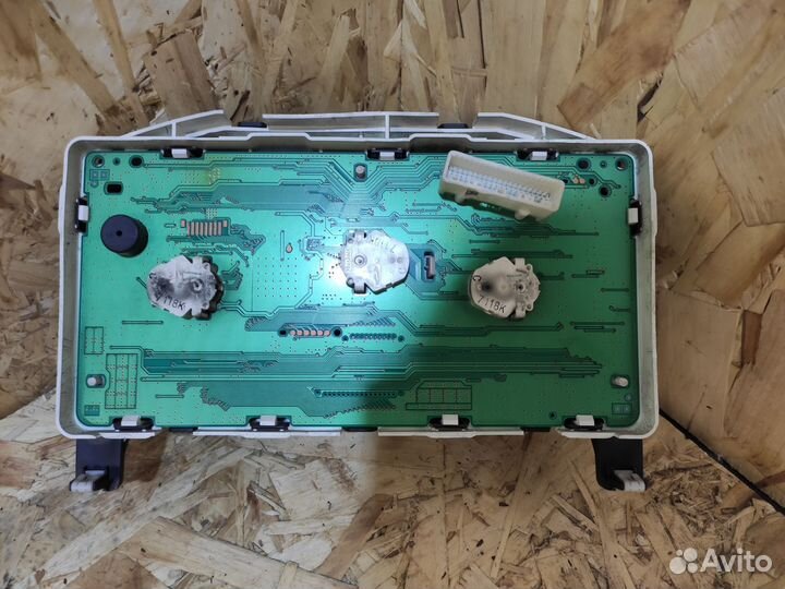 Панель приборов Nissan Note