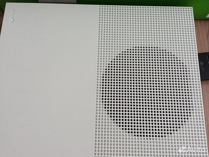 Xbox One s 1tb с играми