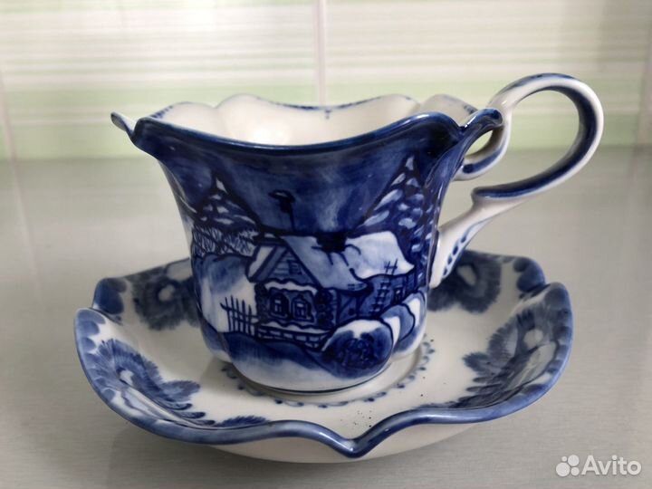 Настоящая Гжель : новая чашечка с блюдцем ; кружка