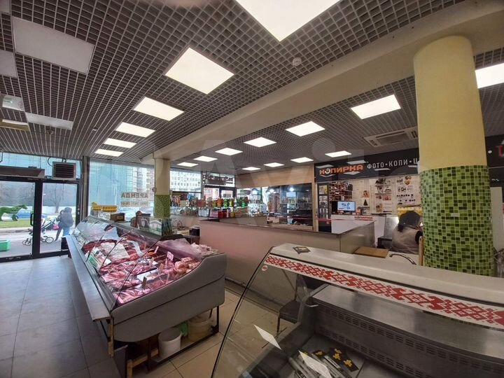 Корейские салаты в гастрономе рядом с метро, 12 м²