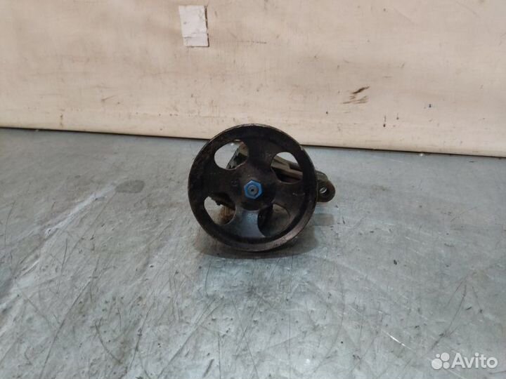 Насос гура Hyundai Solaris седан G4FC 2011