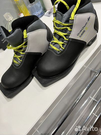 Лыжные ботинки