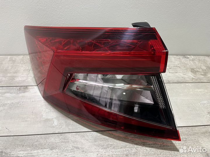 Фонарь задний левый Skoda karoq 2017