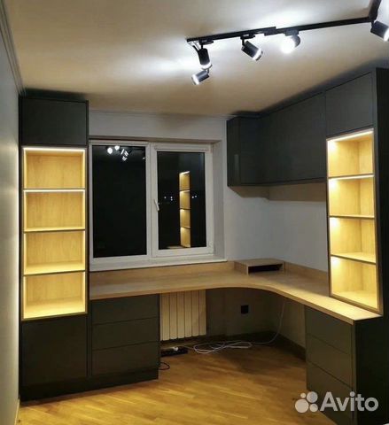 Рабочая зона у окна