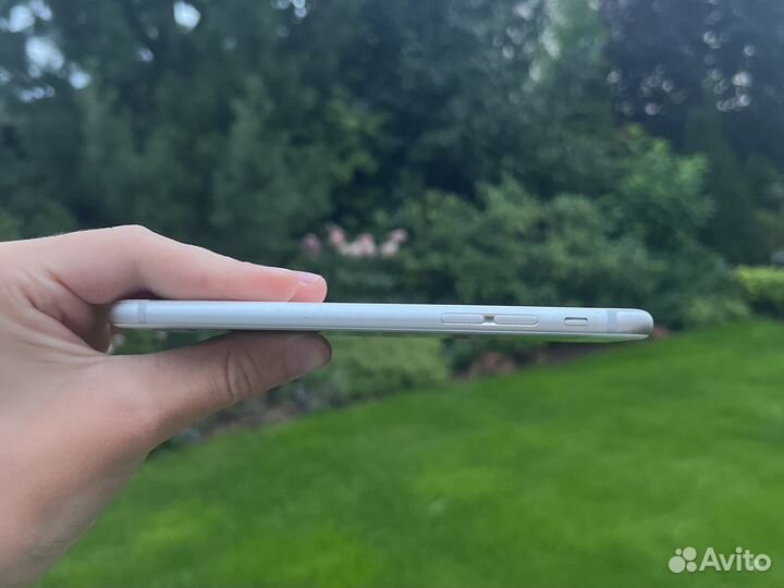 Телефон iPhone 6s