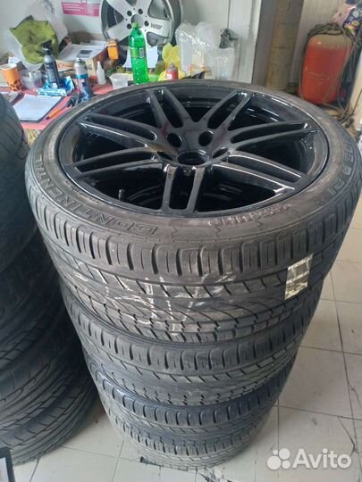 Кованые оригинальные диски R21 с резиной на audi